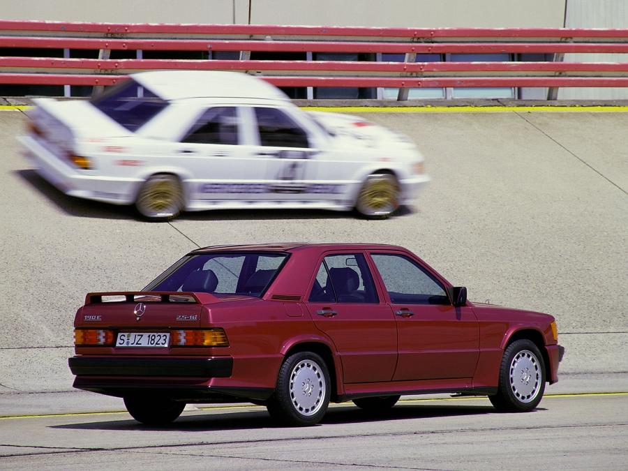  Mercedes-Benz 190 E 2.5-16 (W201) 1988 года  (WW) (фото 8 из 10)